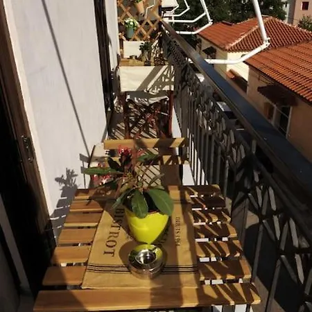 Delphic Moments - Sunny App 3br, 2ba With View アパート デルポイ
